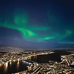 Lyngstuva - Aurora In Lyngen Russelv
