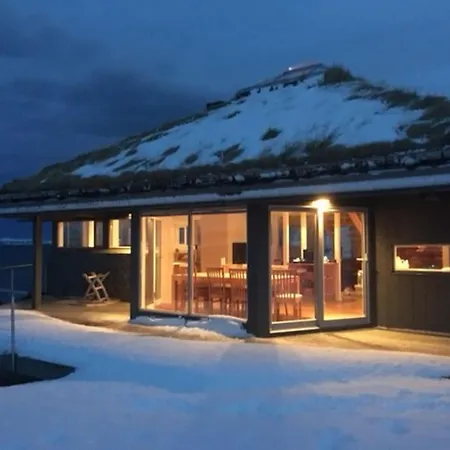 Lyngstuva - Aurora In Lyngen *