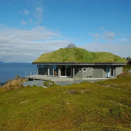 Lyngstuva - Aurora In Lyngen