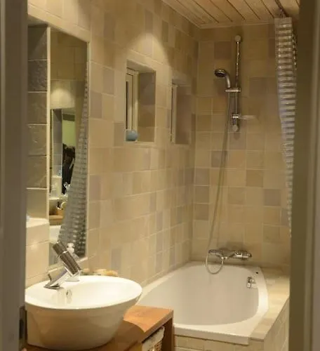 Lyngstuva - Aurora In Lyngen Russelv