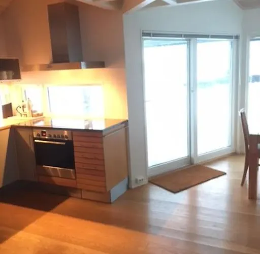 Lyngstuva - Aurora In Lyngen Holiday home Russelv