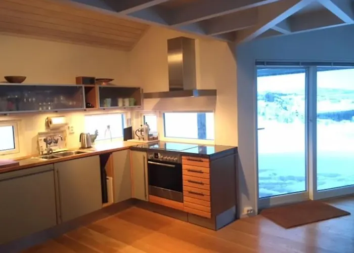 Lyngstuva - Aurora In Lyngen Holiday home Russelv