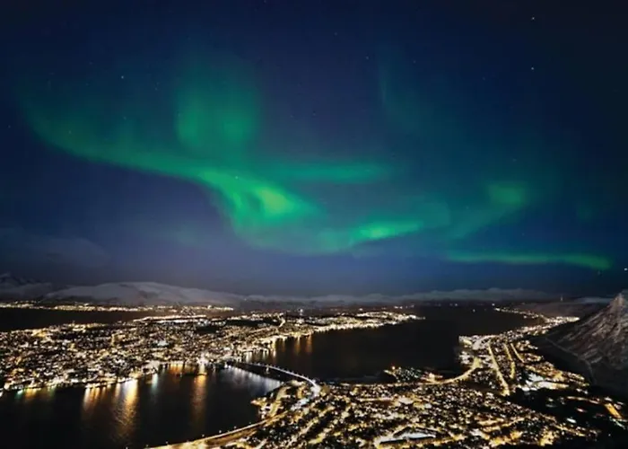 Lyngstuva - Aurora In Lyngen Russelv