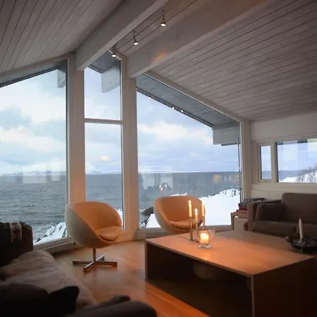 Lyngstuva - Aurora In Lyngen *