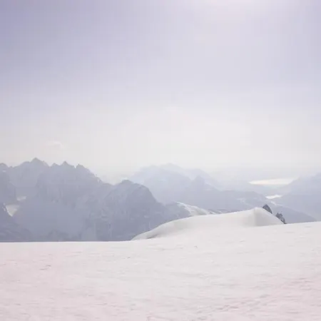 Lyngstuva - Aurora In Lyngen Russelv