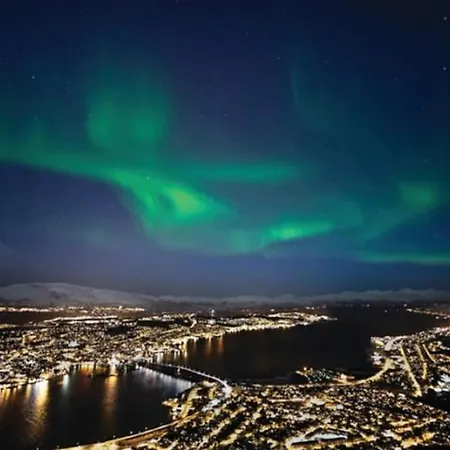 Lyngstuva - Aurora In Lyngen Russelv