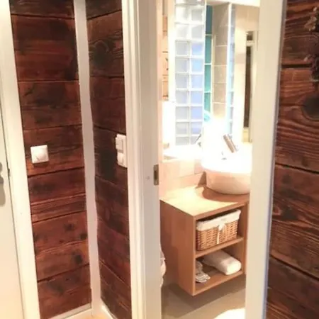 Lyngstuva - Aurora In Lyngen * Russelv