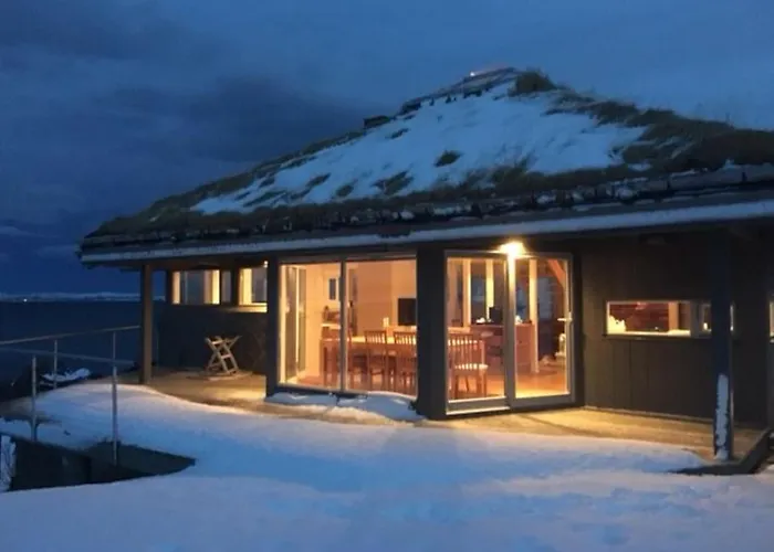 Lyngstuva - Aurora In Lyngen *