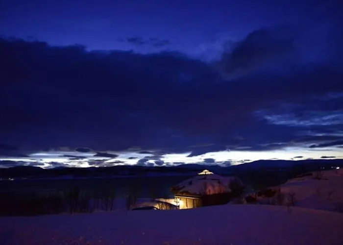 Lyngstuva - Aurora In Lyngen Russelv