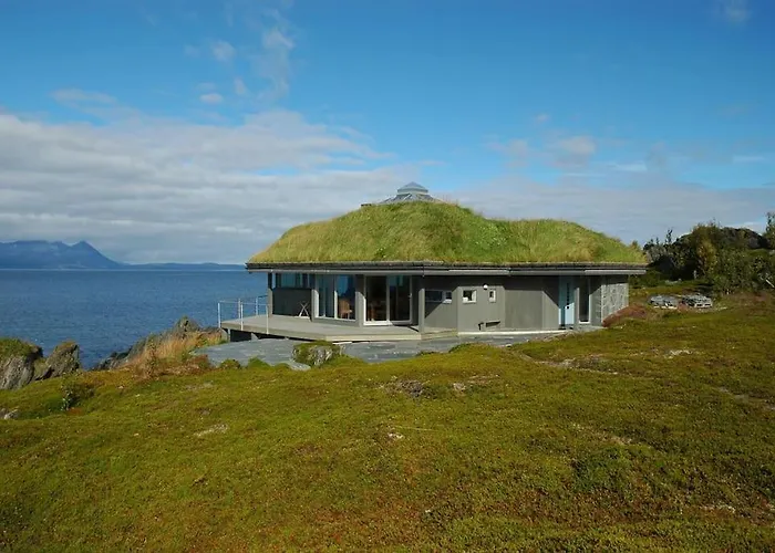 Lyngstuva - Aurora In Lyngen